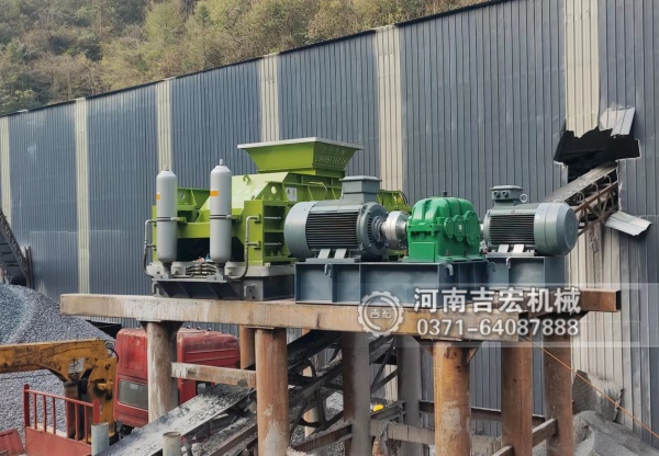 時產(chǎn)30-40噸的對輥破碎機該選哪個型號？800×600型詳解！